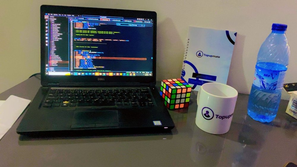 Sales & Customer Success Associate